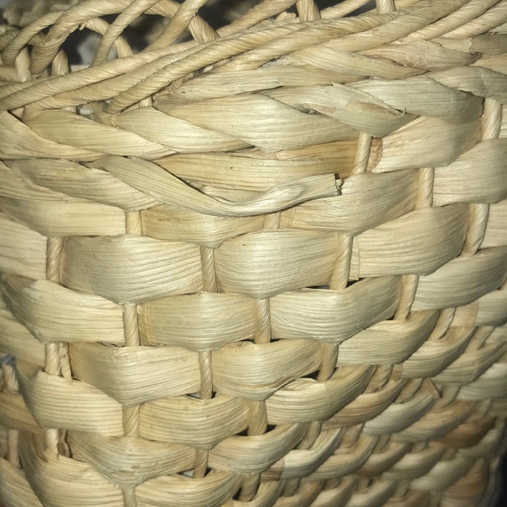 Vintage Large Sized Handwoven Straw totebag ๐ - Picture 6 of 7